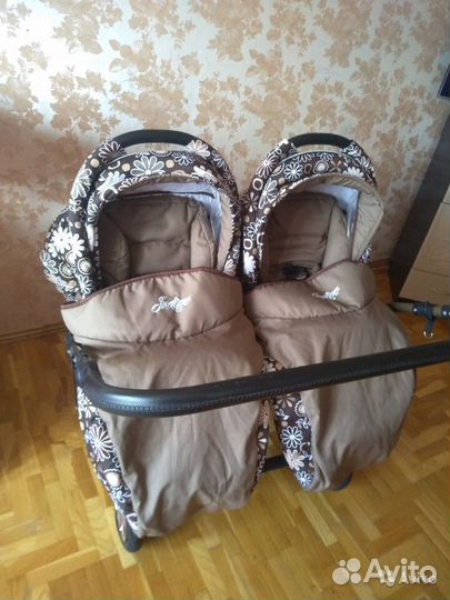 Коляска для двойни