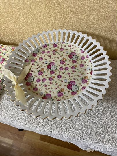 Тортница на ножке