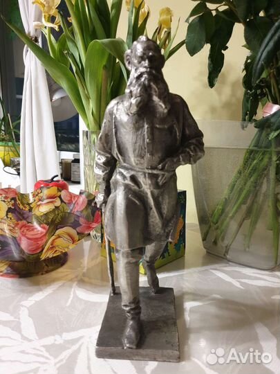 Статуэтка Л.Н. Толстого, СССР, предпол. 1976