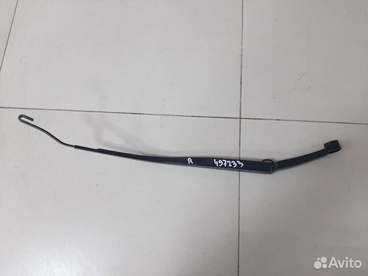 Поводок стеклоочистителя передний правый Nissan Al