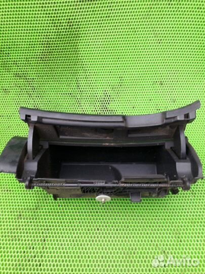 Бардачок Nissan Teana J31 VQ23DE 2006