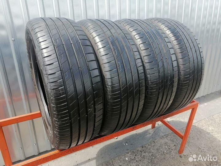 Goodyear EfficientGrip Performance 215/55 R17 98W