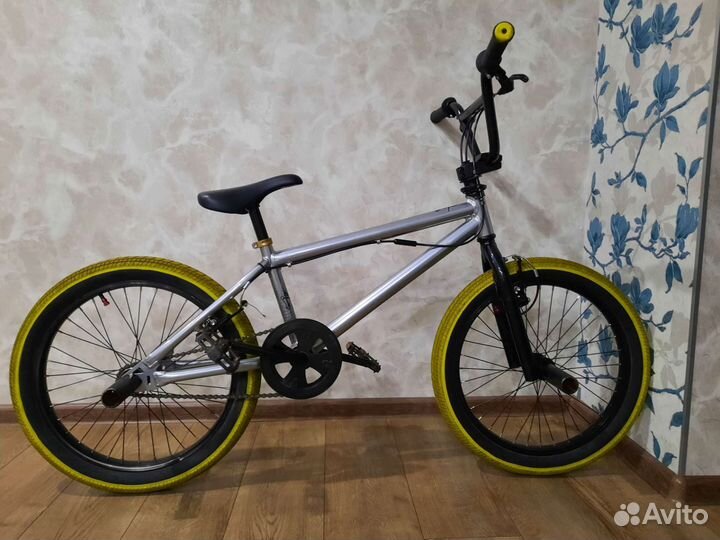 Трюковой велосипед bmx