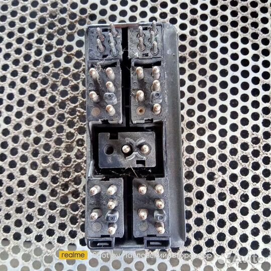 Блок управления стеклоподъемниками Volvo 740