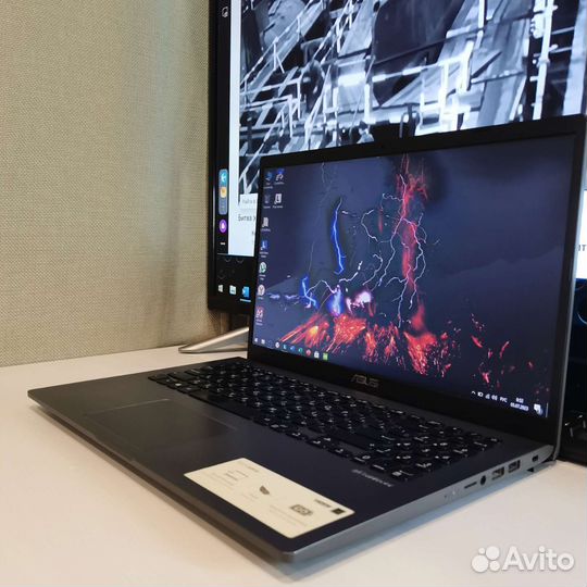 Игровой Asus SSD MX250 12 GB I3 8thgen