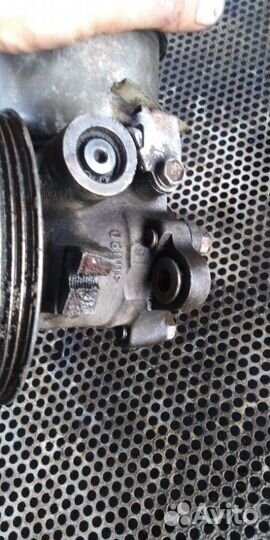 Насос гур Toyota Crown GS131 1G-GZE