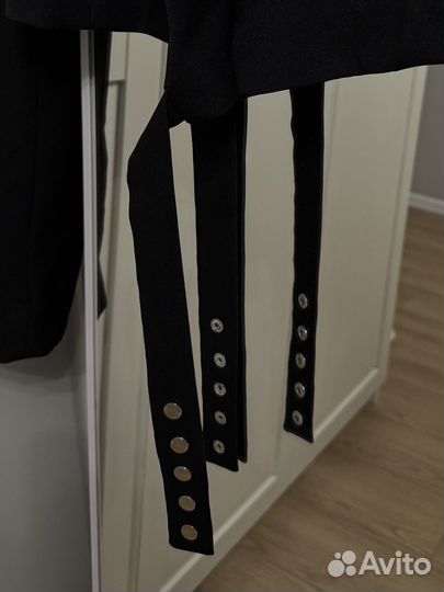 Пиджак женский черный укороченный