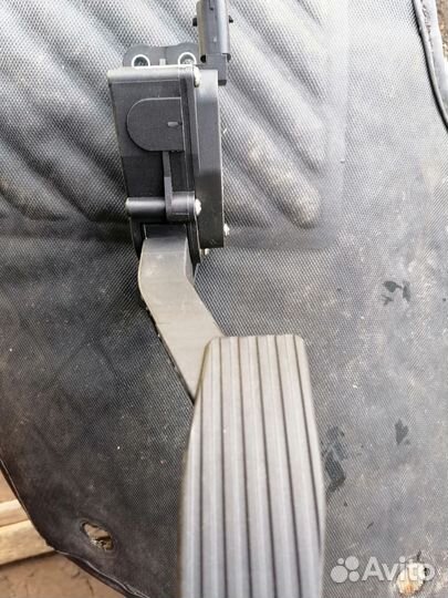 Педаль акселиратора (газа) кдба 453621. 012