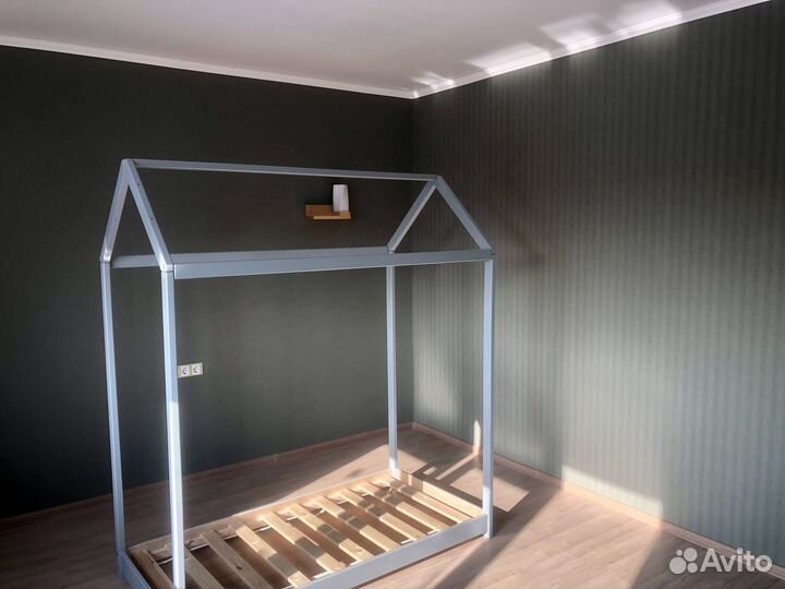 Детская кровать домик с матрасом