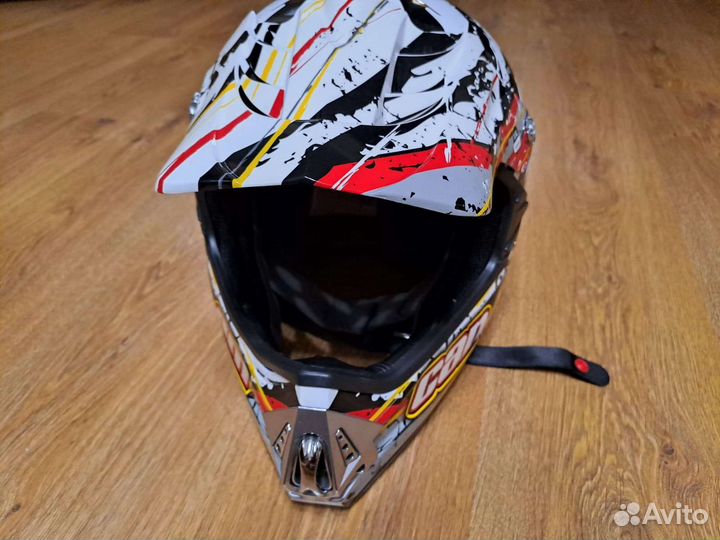 Кроссовый шлем can-am