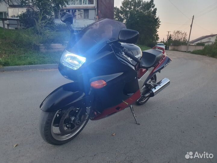 Kawasaki zzr 1100