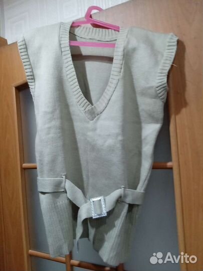 Жилетка женская вязаная