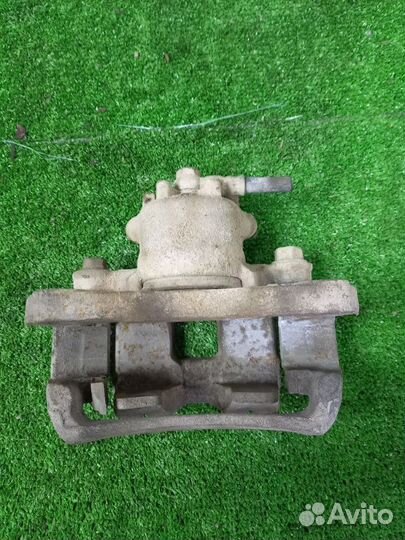 Суппорт тормозной передний правый Mitsubishi