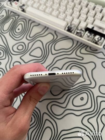 iPhone 8, 64 ГБ