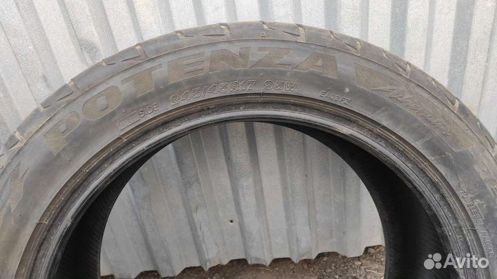 Bridgestone Potenza RE002 Adrenalin 245/45 R17 95W