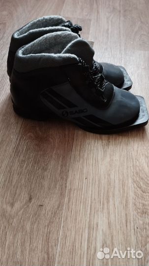 Лыжные ботинки