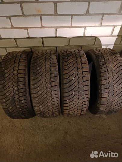Gislaved Nord Frost 200 215/60 R16 99T