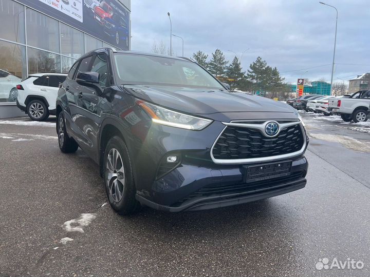 Toyota Highlander 2.5 AT, 2023
