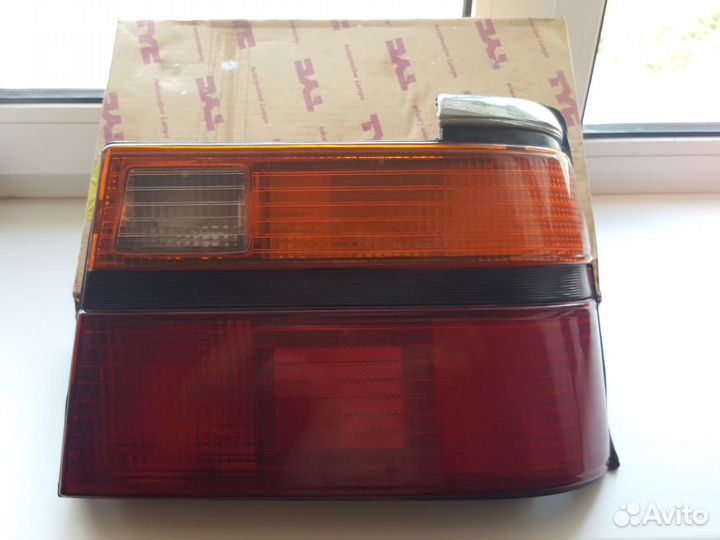 Фара правая задняя на мазду 626,в отличном состоян