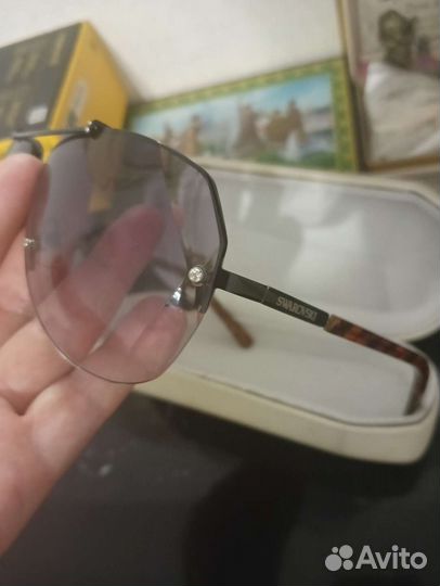 Солнцезащитные очки swarovski