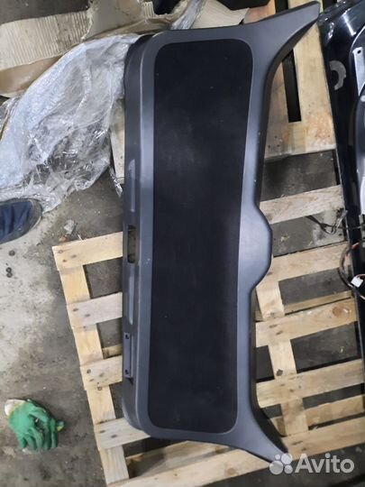 Обшивка двери багажника Range Rover Sport 1