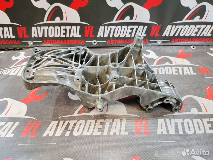 Кронштейн генератора Renault Sandero 1