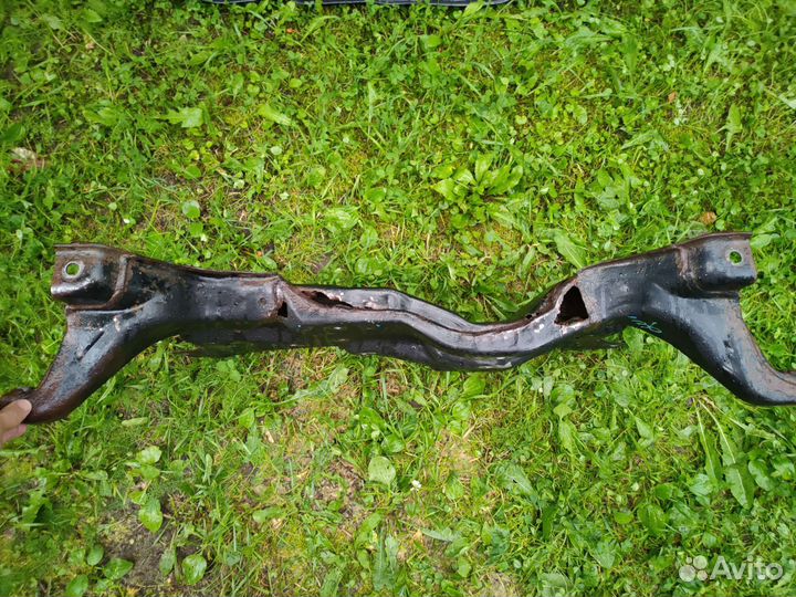 Подрамник lancer 9