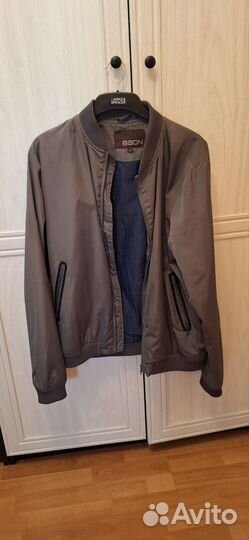 Ветровка бомбер