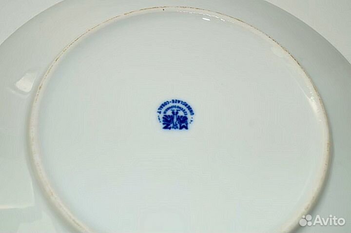 Тарелка декоративная Три грации фарфор