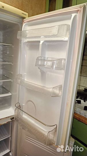 Холодильник SamsungRL-28fbsw