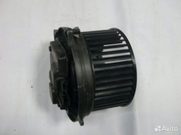 Моторчик отопителя Mercedes-Benz M-Class W164