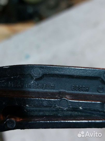 Поводок стеклоочистителя правый audi a8 d2