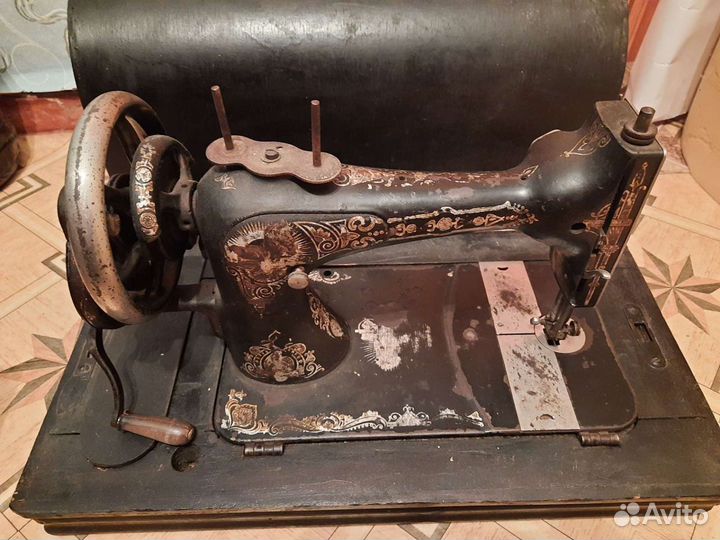 Швейная машинка Зингер