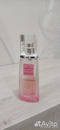 Givenchy парфюм Live Irresistible Rosy Crush