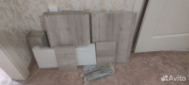 Тумбочка для ванной подвесная