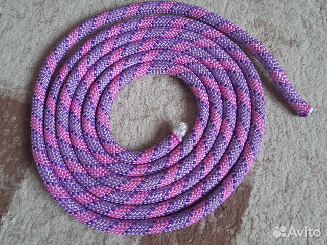 Гимнастическая скакалка