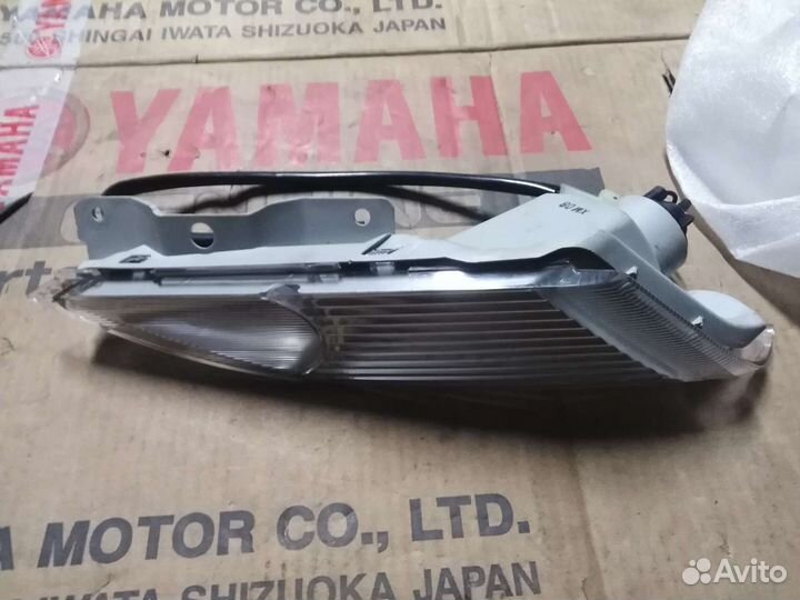 Новый оригинальный поворотник Yamaha Majesty