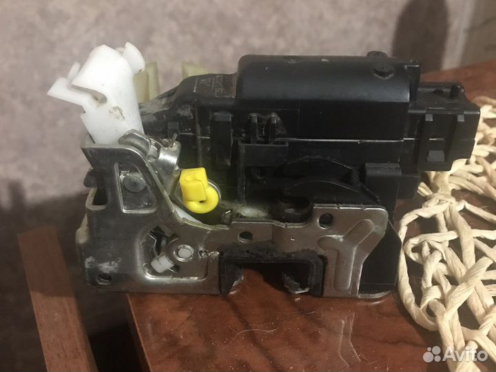 Центральный замок на рено дастер