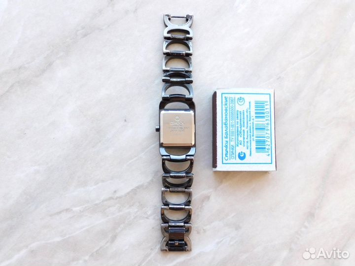 Часы женские кварцевые Omax