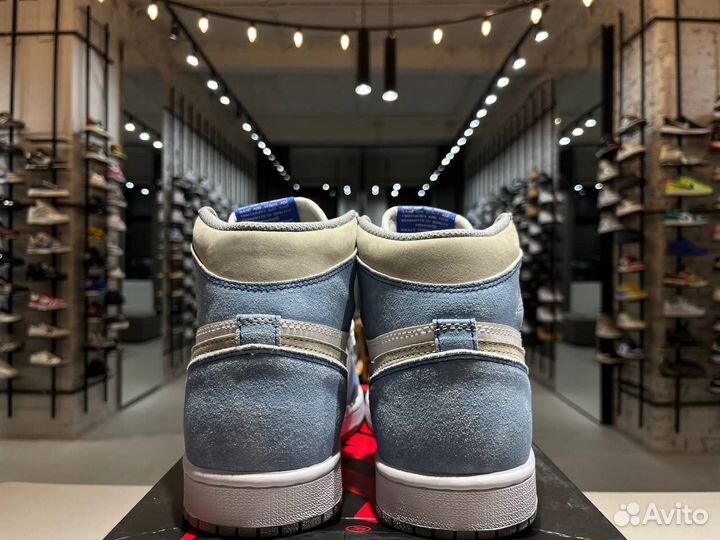 Кроссовки Nike Air Jordan 1 High OG Hyper Royal