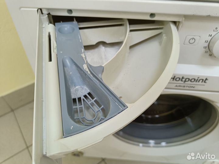 Встраиваемая стиральная машина новая Ariston