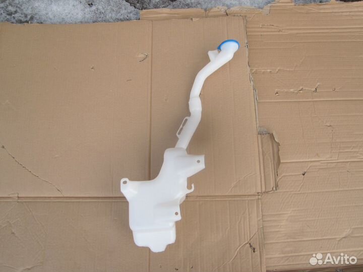 Бачок омывателя лоб стекла Honda Civic 8 4D 06-12