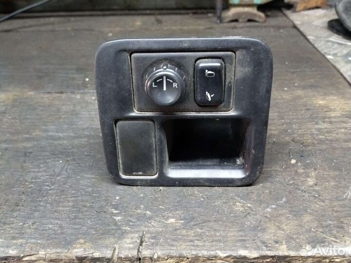 Блок управления зеркалами Nissan Cube Az10