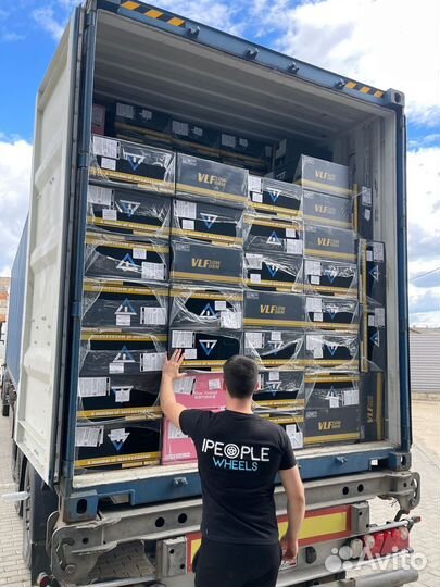 Диски Vossen CV3 R17 7j ET+40 4*100