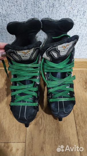 Коньки хоккейные ссм