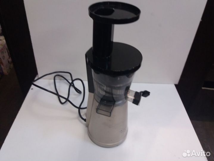 Соковыжималка Redmond RJ-930S