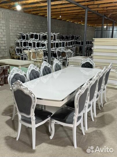 Комплект стол и стулья