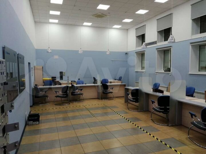 Здание, 1373.8 м²