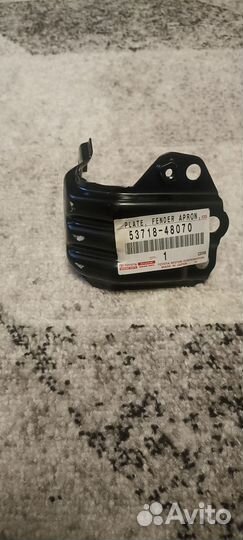 Кронштейн крыла Lexus RX4 53718-48070