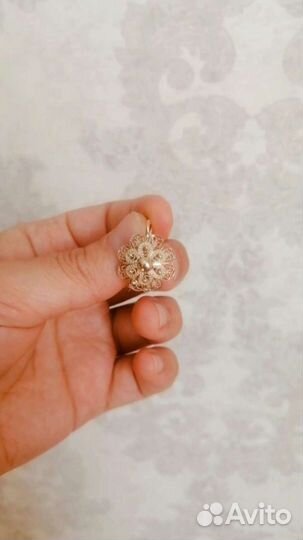 Золотые серьги